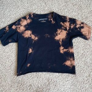 Small Black and Tan marbled cropped tee by Chemistry.
